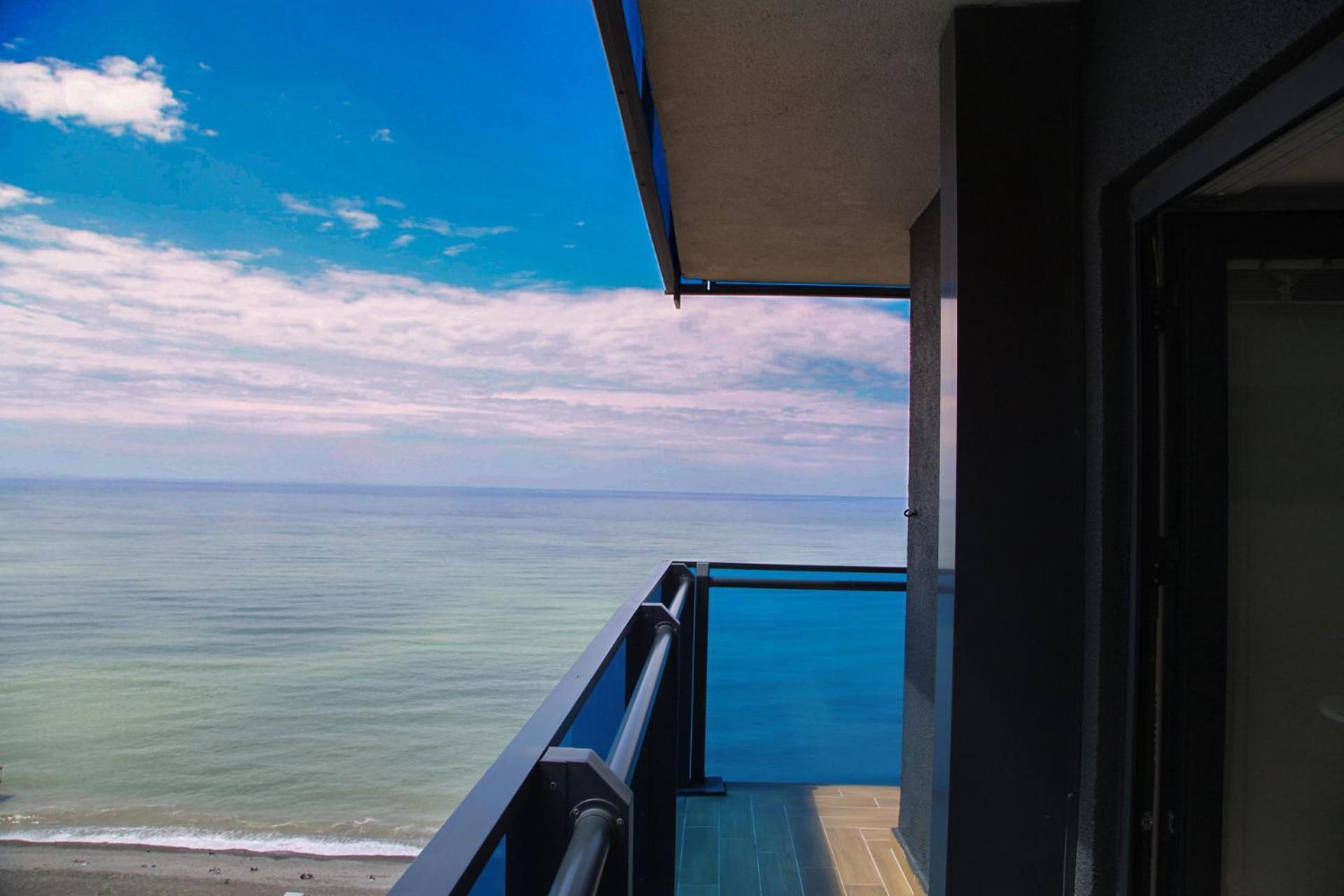 Elegance Sea View Aparthotel In Orbi City 바투미 외부 사진